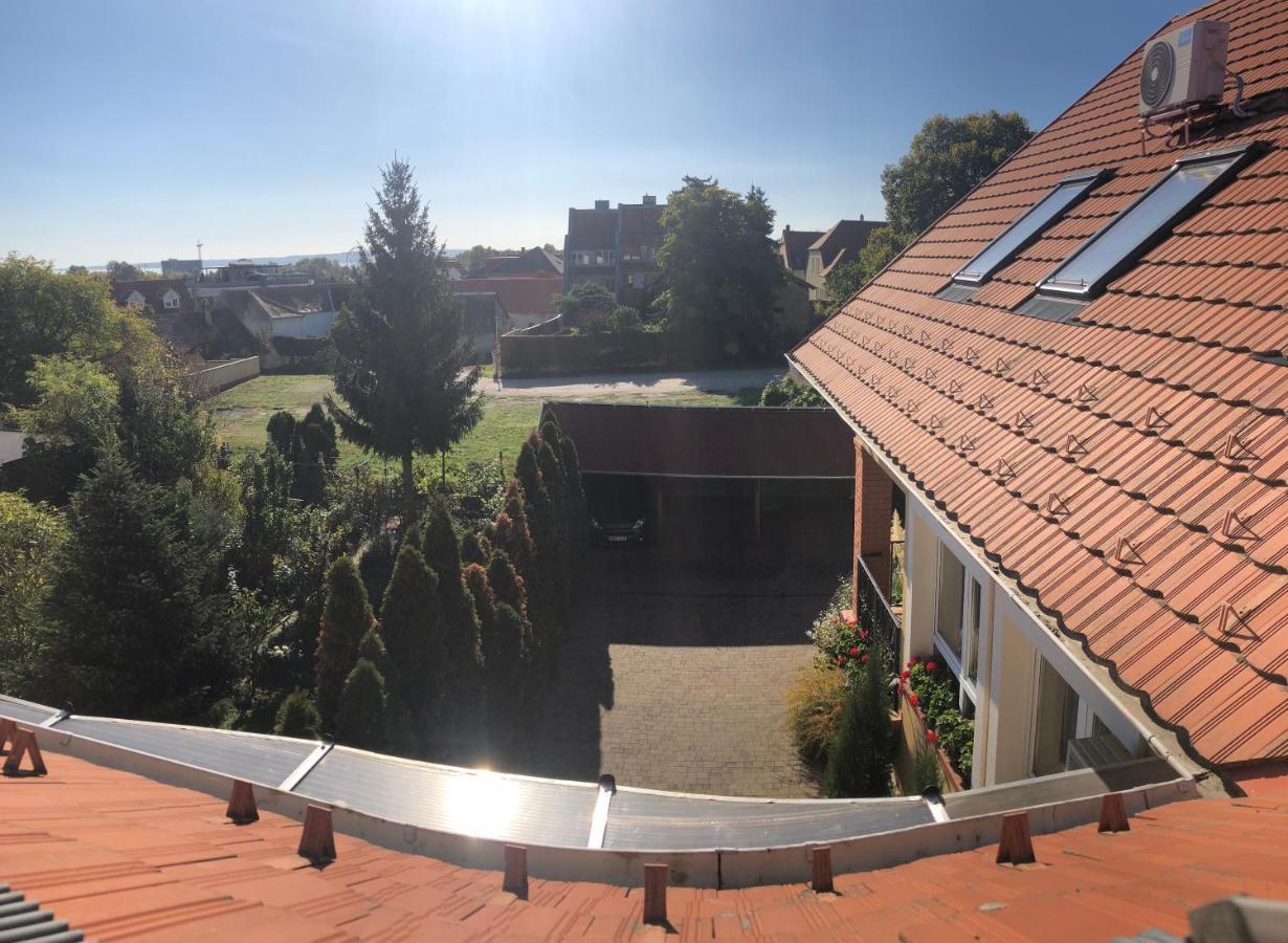 Galeria Apartmanhaz Keszthely Exterior photo
